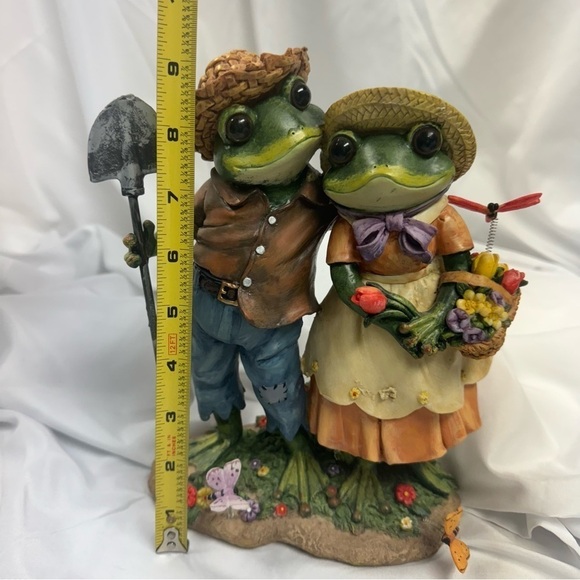 Frog Farmer Couple Resin Figurine Statue 9” - Picture 8 of 9